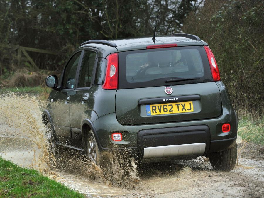  Fiat Panda 4x4 2013 года  (UK) (фото 13 из 16)